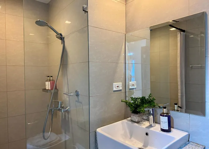 Apartahotel Panoramic Seaview 2br Near Airport Facing The Bay 6g 4*
