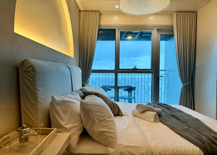 Apartahotel Panoramic Seaview 2br Near Airport Facing The Bay 6g Manila