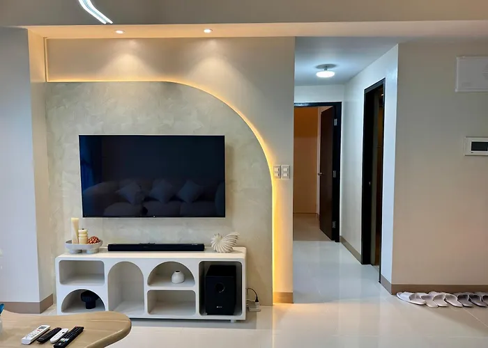 Panoramic Seaview 2br Near Airport Facing The Bay 6g Manila