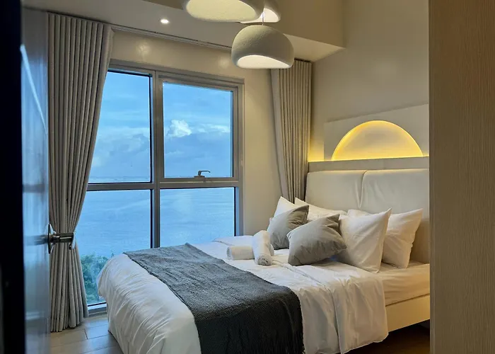 Panoramic Seaview 2br Near Airport Facing The Bay 6g