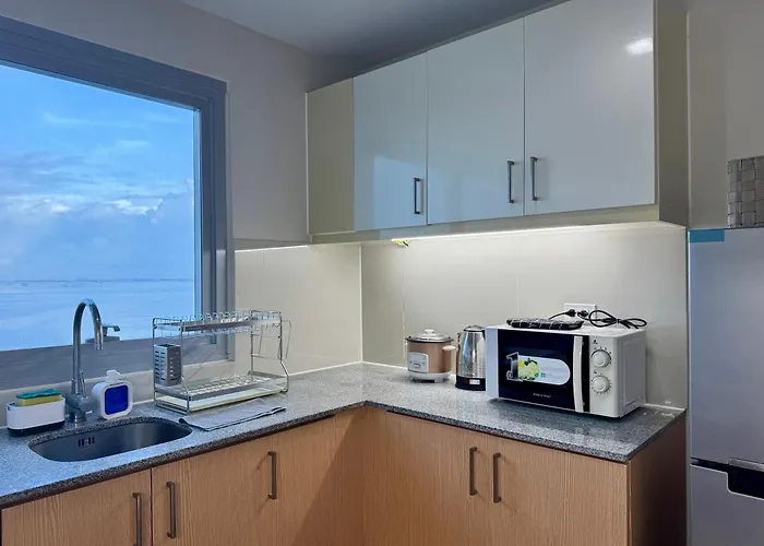Apartahotel Panoramic Seaview 2br Near Airport Facing The Bay 6g