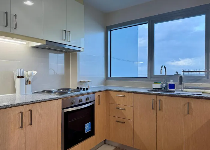Panoramic Seaview 2br Near Airport Facing The Bay 6g 4*